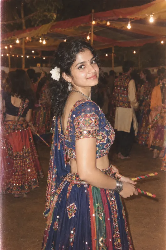 90s Vintage Navratri Garba Portrait AI Prompt - Image 1